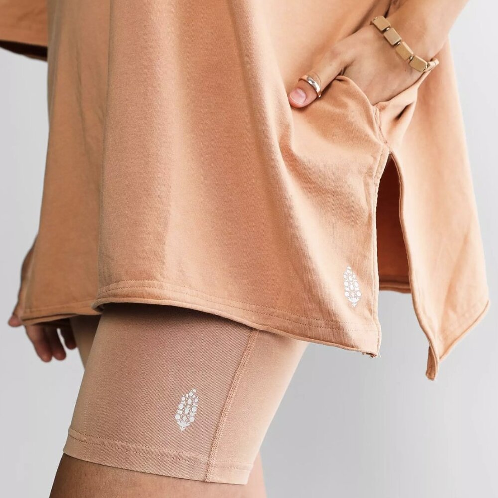 Free People Movement Amber Glow Hot Shot Long Bike Shorts 7" - Picture 4 of 6